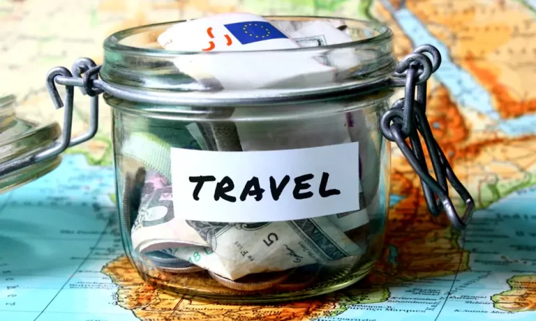 Ways to Save Money While Traveling