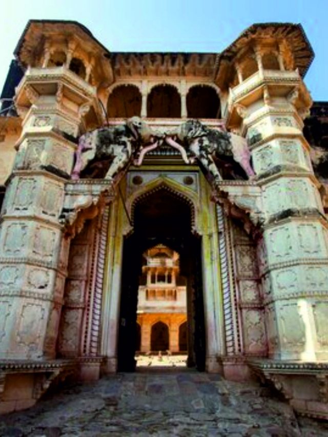 Garh Palace – A mansion in Bundi which is mentioned a lot