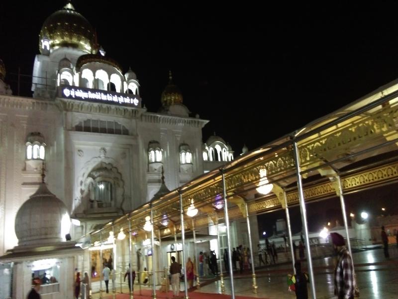 Bangla Sahib Gurudwara in Night