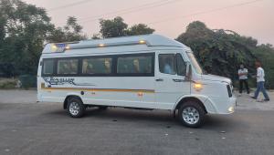 12 Seater Semi Sleeper Maharaja Tempo Traveller