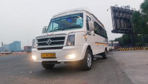 12 Seater Semi Sleeper Maharaja Tempo Traveller